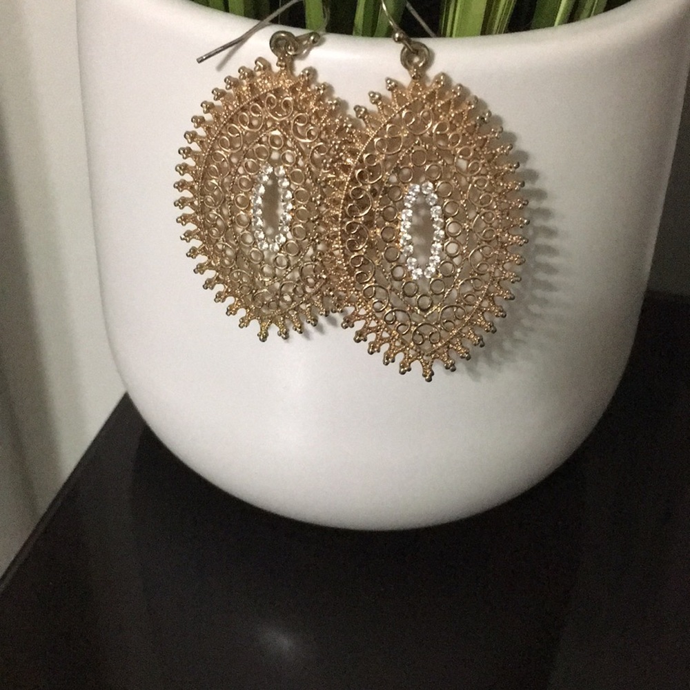Gorgeous gold and diamond filigree earrings